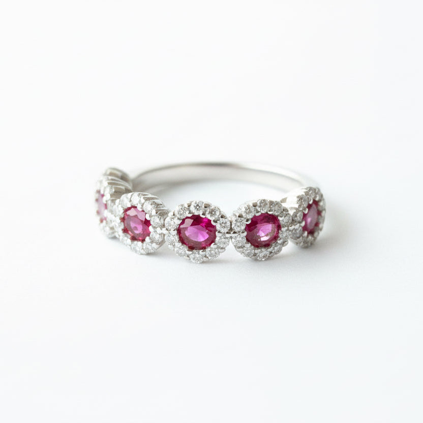 Anello veretta a fior di luce in argento 925 con pietre centrali rosse