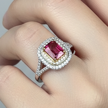 Anello Queen in argento 925 con cuscino di pietre bianche e centrale di colore