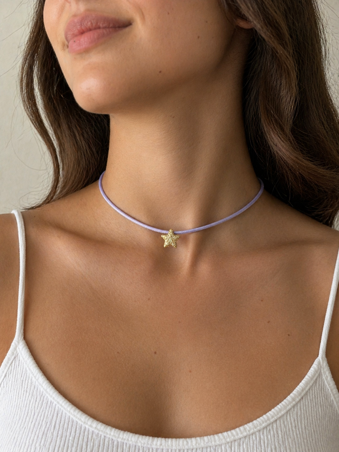 Choker regolabile con ciondolo – elegante e versatile