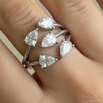 Anello “Petali di Luce” in argento 925