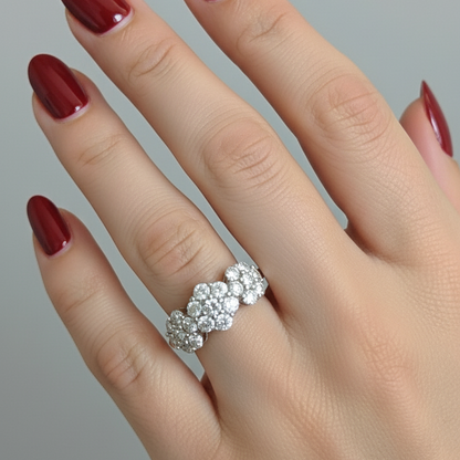 Anello Trilogy Magic in Argento 925 Gioiello Elegante con Design Brillante e Dettagli Intricati