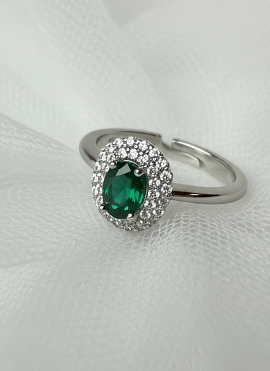 Anello Incanto in argento 925 con doppio giro di zirconi luminosi e pietra ovale verde smer