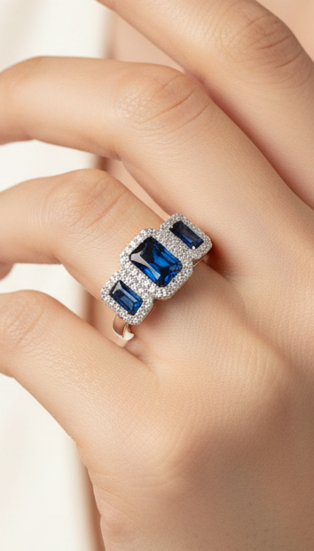 Anello Royal Blue Trilogy in argento 925 con pietre blu intenso