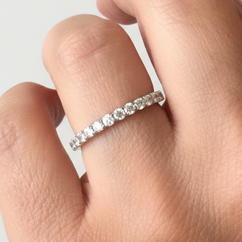 Anello Veretta in Argento 925 Incastonato con Zirconi Bianchi in 4 Colorazioni Elegante e Duraturo per Occasioni Speciali